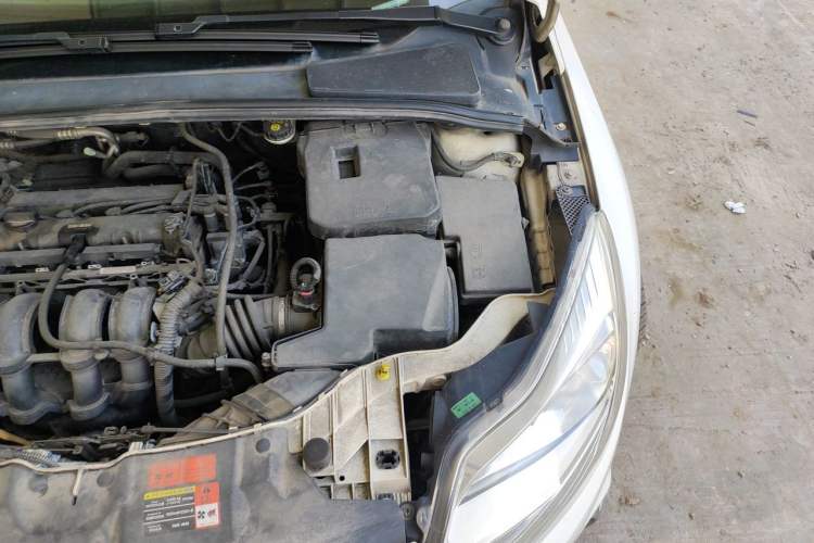 Used Ford Focus 2012 Hatchback 1.6L Automatic Fashion Edition Engine Bay Left
