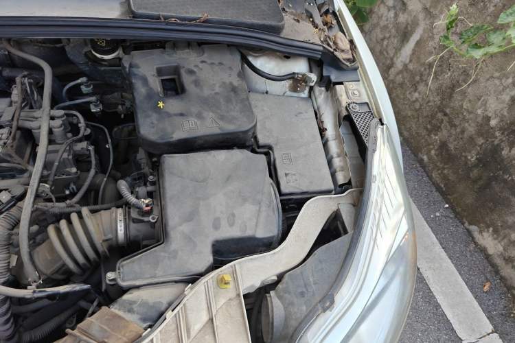 Used Ford Focus 2012 Hatchback 1.6L Manual Fashion Edition Engine Bay Left