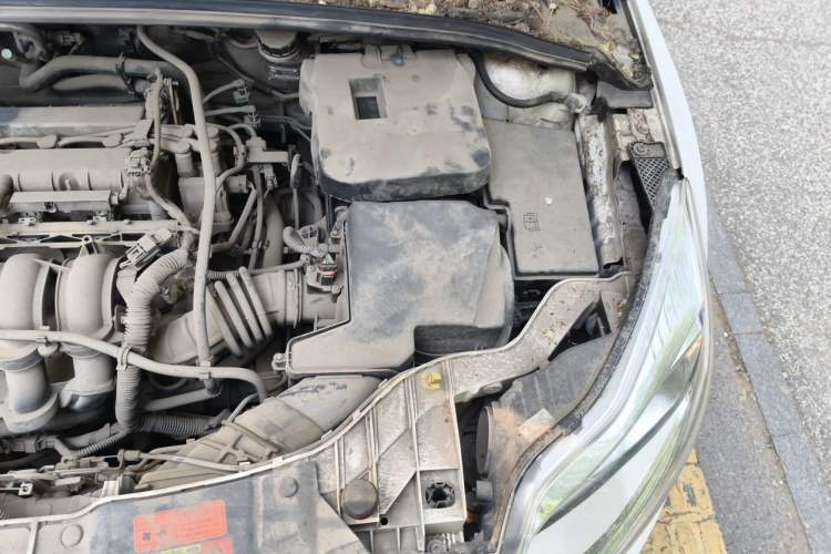 Used Ford Focus 2012 Hatchback 1.6L Automatic Fashion Edition Engine Bay Left