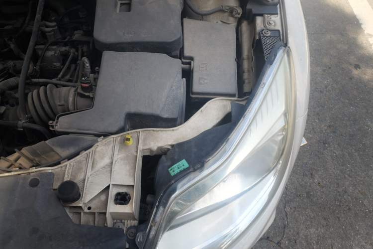 Used Ford Focus 2012 Sedan 1.6L Automatic Fashion Edition Engine Bay Left