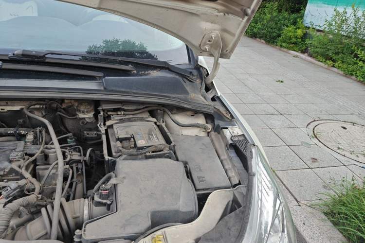 Used Ford Focus 2012 Sedan 1.6L Automatic Fashion Edition Engine Bay Left
