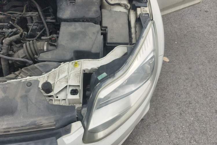 Used Ford Focus 2012 Sedan 1.6L Automatic Fashion Edition Engine Bay Left