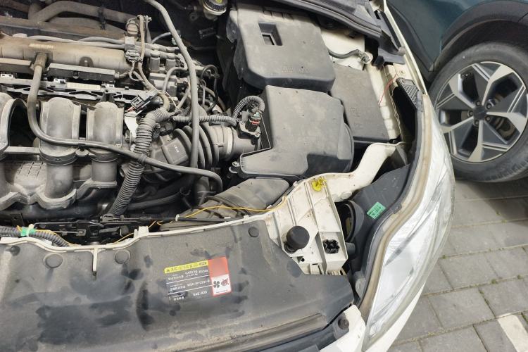 Used Ford Focus 2012 Hatchback 1.6L Automatic Fashion Edition Engine Bay Left