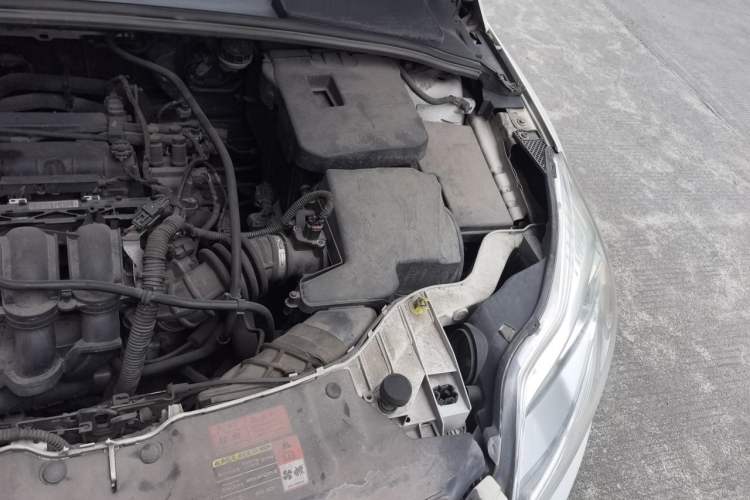 Used Ford Focus 2012 Sedan 1.6L Manual Fashion Edition Engine Bay Left