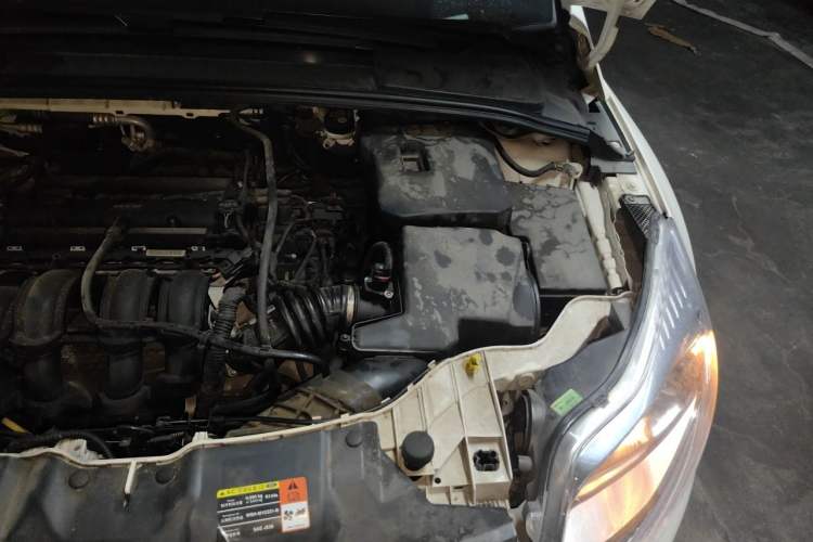 Used Ford Focus 2012 Sedan 1.6L Automatic Fashion Edition Engine Bay Left