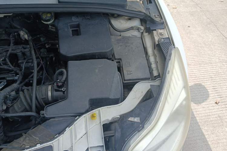 Used Ford Focus 2012 Hatchback 1.6L Automatic Comfort Model Engine Bay Left