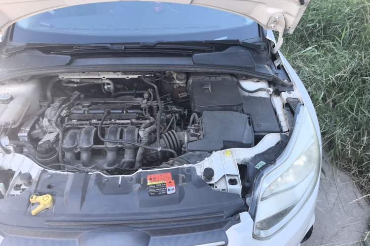 Used Ford Focus 2012 Sedan 1.6L Automatic Comfort Model Engine Bay Left