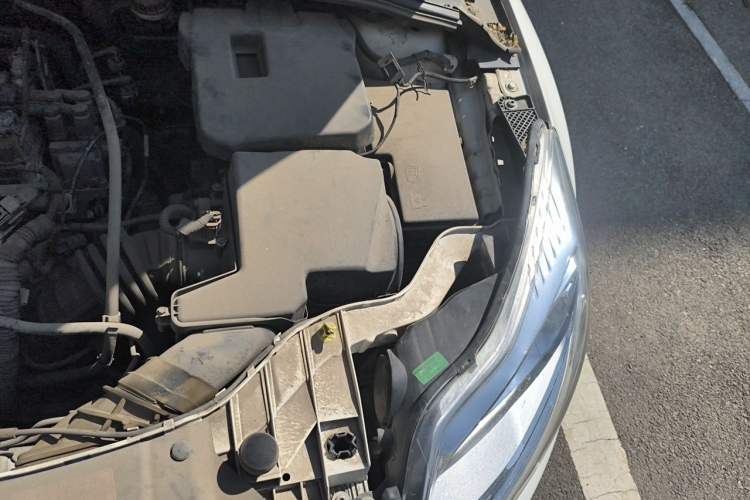 Used Ford Focus 2012 Sedan 1.6L Manual Fashion Edition Engine Bay Left