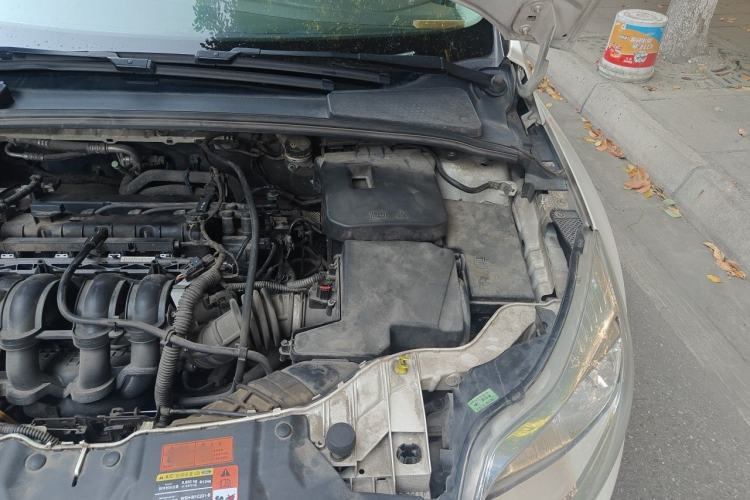 Used Ford Focus 2012 Sedan 1.6L Automatic Comfort Model Engine Bay Left