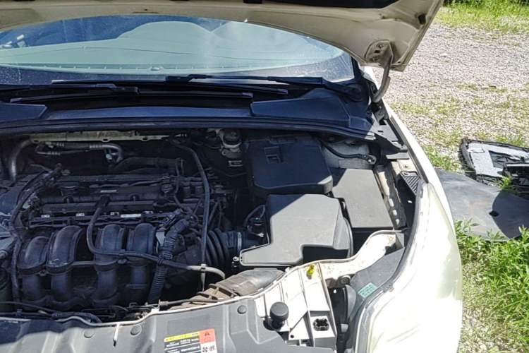 Used Ford Focus 2012 Sedan 1.6L Automatic Comfort Model Engine Bay Left