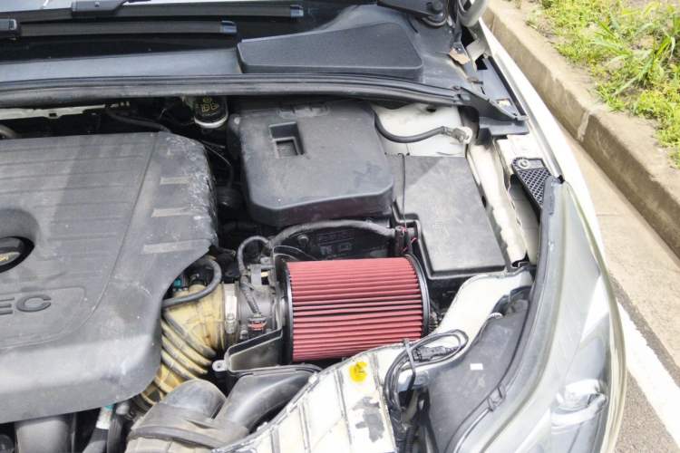 Used Ford Focus 2012 Hatchback 2.0L Automatic Luxury Sport Model Engine Bay Left