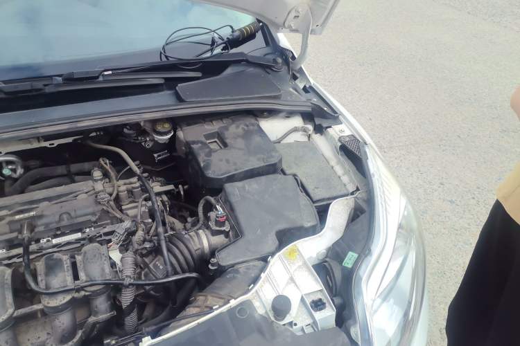 Used Ford Focus 2012 Sedan 1.6L Automatic Prestige Model Engine Bay Left