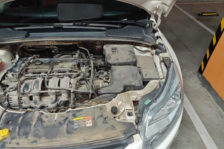 Used Ford Focus 2012 Sedan 1.6L Manual Fashion Edition Engine Bay Left