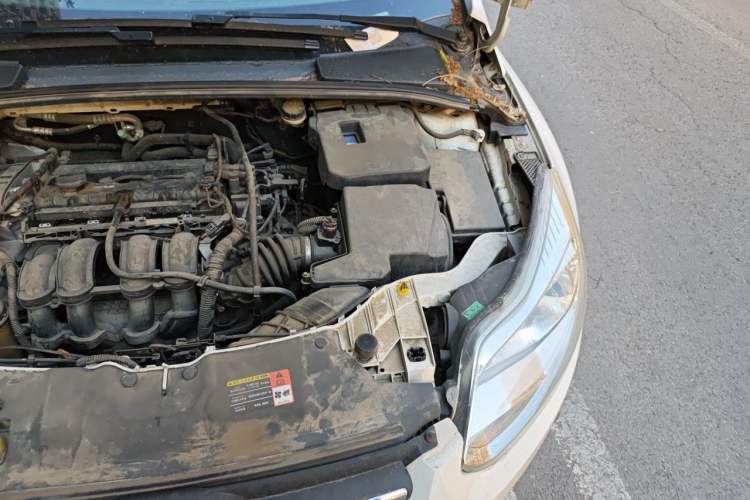 Used Ford Focus 2012 Hatchback 1.6L Automatic Fashion Edition Engine Bay Left