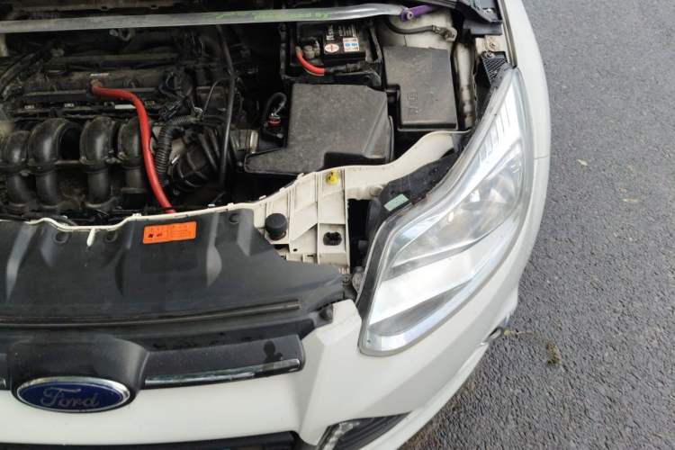 Used Ford Focus 2012 Hatchback 1.6L Manual Fashion Edition Engine Bay Left