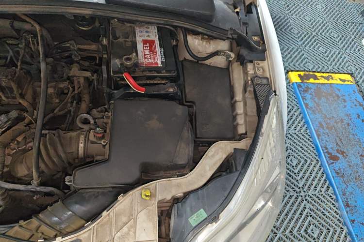 Used Ford Focus 2012 Sedan 1.6L Automatic Fashion Edition Engine Bay Left