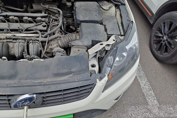 Used Ford Focus 2012 Hatchback Classic 1.8L Automatic Fashion Edition Engine Bay Left