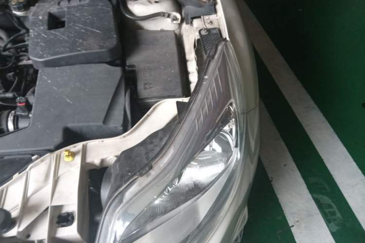 Used Ford Focus 2012 Hatchback 1.6L Automatic Fashion Edition Engine Bay Left