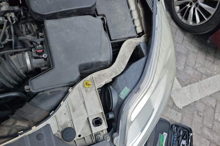 Used Ford Focus 2012 Hatchback 1.6L Automatic Fashion Edition Engine Bay Left