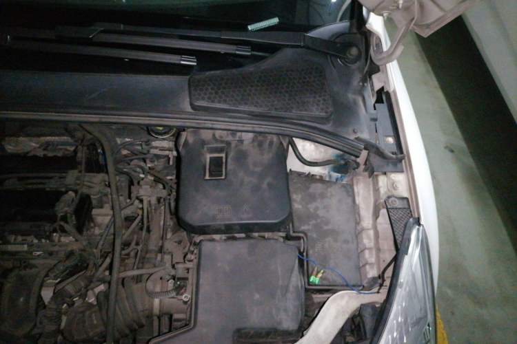 Used Ford Focus 2012 Sedan 1.6L Automatic Comfort Model Engine Bay Left