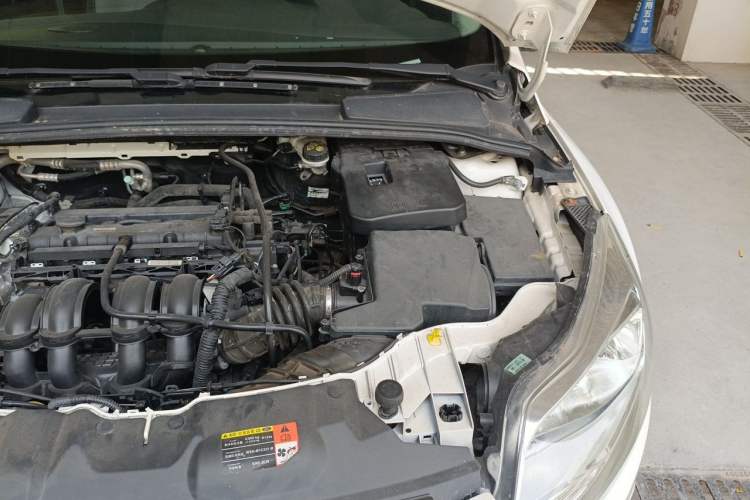 Used Ford Focus 2012 Sedan 1.6L Automatic Fashion Edition Engine Bay Left