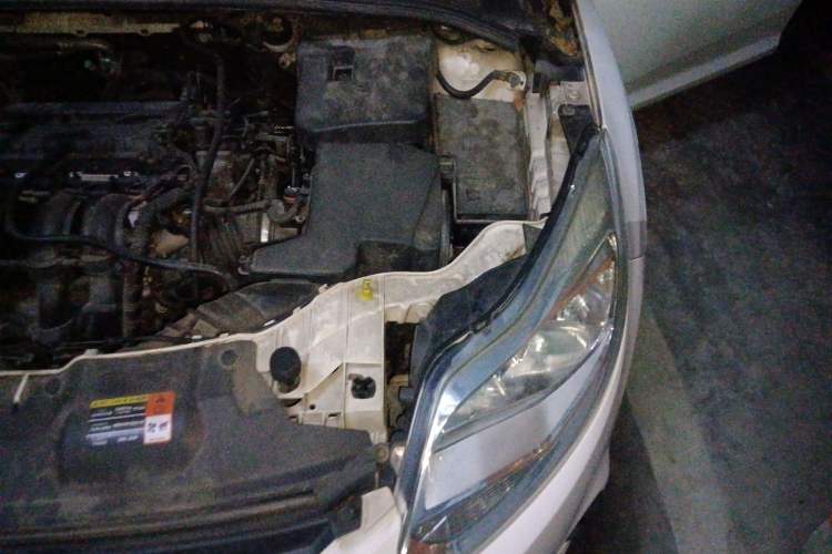 Used Ford Focus 2012 Sedan 1.6L Automatic Comfort Model Engine Bay Left
