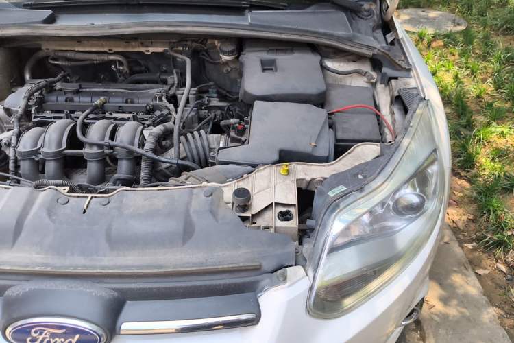Used Ford Focus 2012 Hatchback 1.6L Automatic Fashion Edition Engine Bay Left