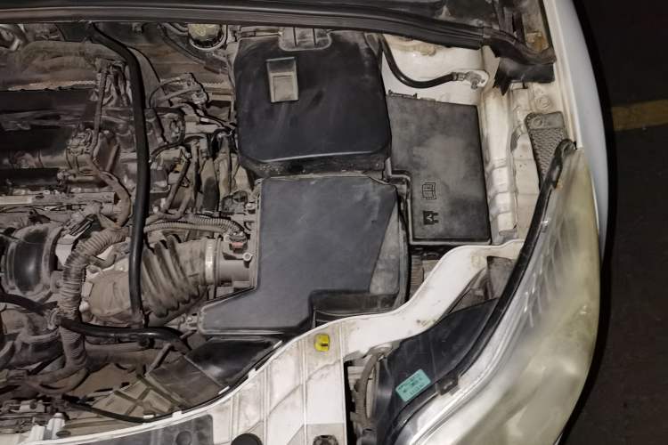 Used Ford Focus 2012 Sedan 1.6L Automatic Fashion Edition Engine Bay Left