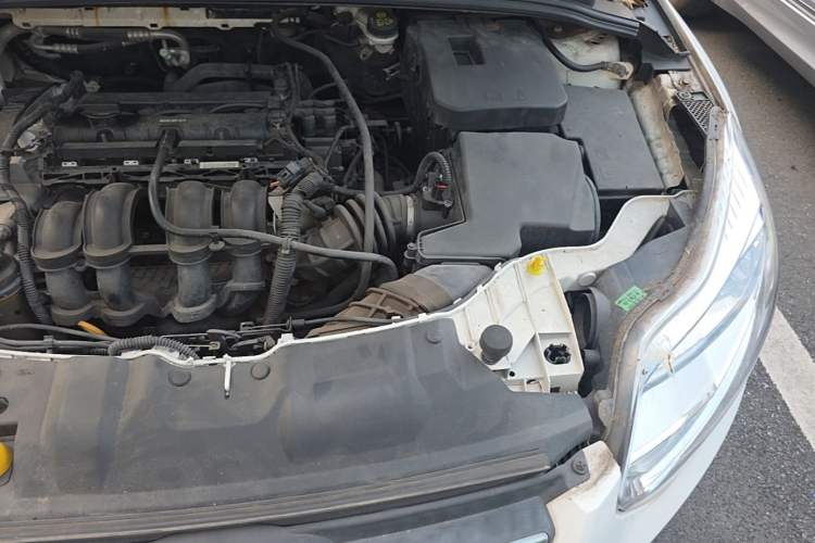 Used Ford Focus 2012 Hatchback 1.6L Automatic Fashion Edition Engine Bay Left