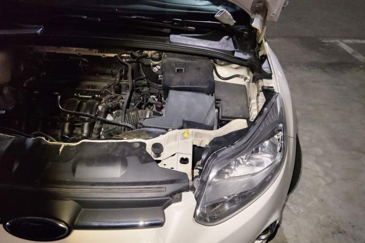 Used Ford Focus 2012 Sedan 1.6L Automatic Fashion Edition Engine Bay Left