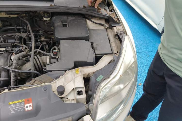 Used Ford Focus 2012 Sedan 1.6L Automatic Comfort Model Engine Bay Left