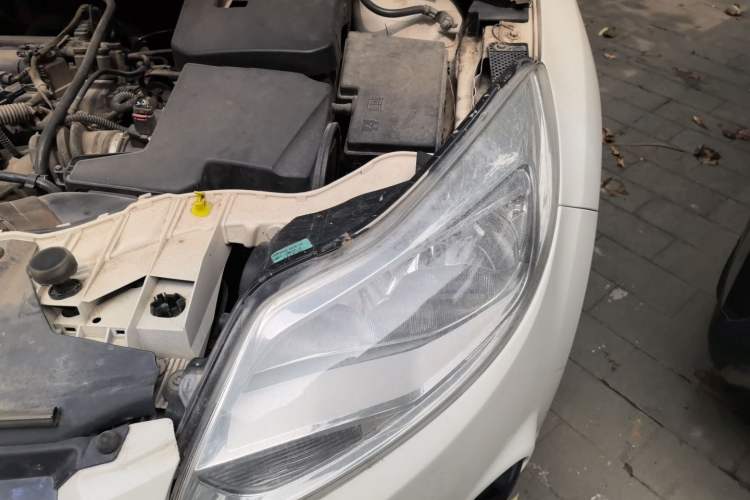 Used Ford Focus 2012 Hatchback 1.6L Automatic Comfort Model Engine Bay Left