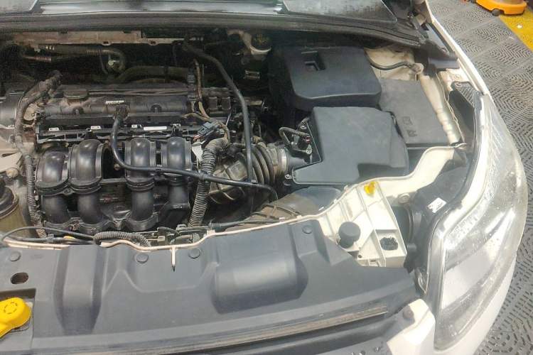Used Ford Focus 2012 Sedan 1.6L Automatic Fashion Edition Engine Bay Left