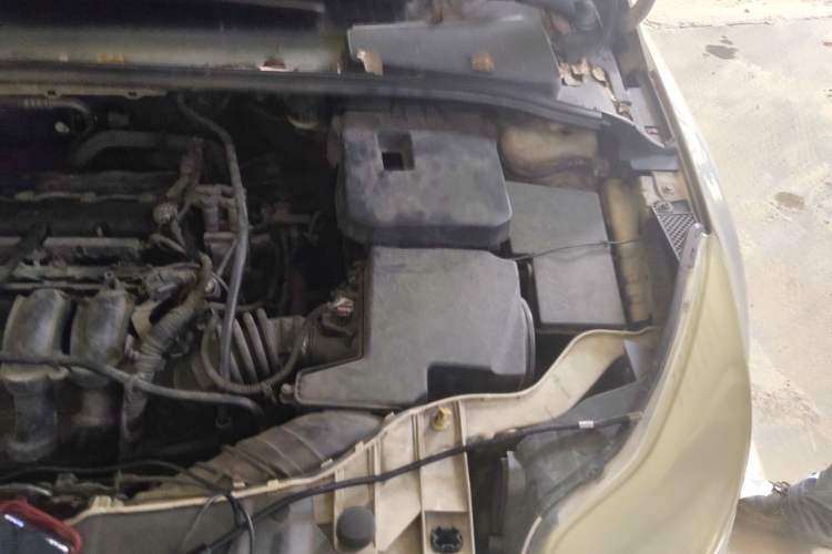 Used Ford Focus 2012 Sedan 1.6L Automatic Fashion Edition Engine Bay Left