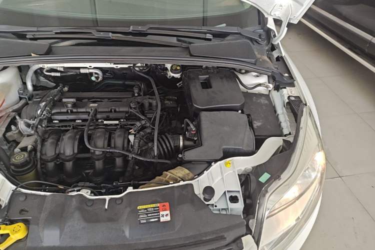 Used Ford Focus 2012 Sedan 1.6L Automatic Prestige Model Engine Bay Left