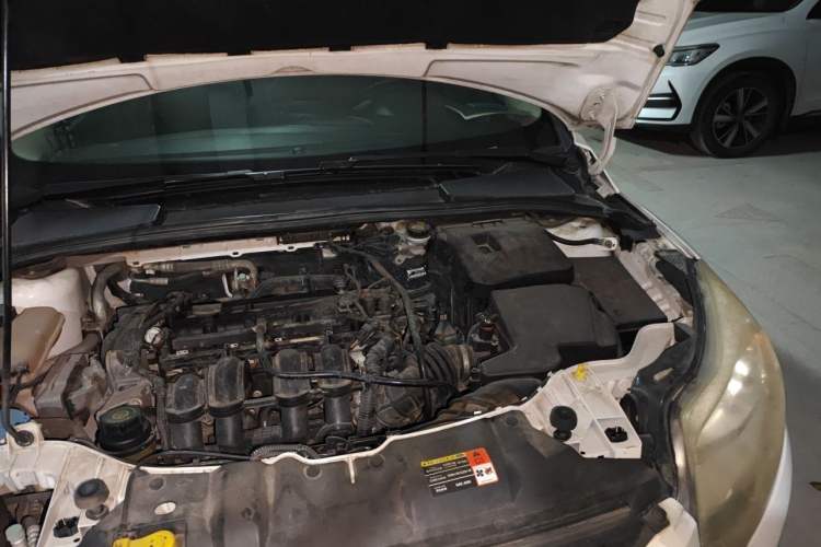 Used Ford Focus 2012 Sedan 1.6L Automatic Fashion Edition Engine Bay Left