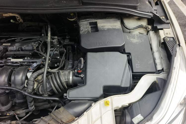 Used Ford Focus 2012 Hatchback 1.6L Automatic Fashion Edition Engine Bay Left