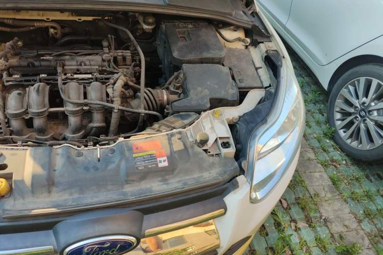 Used Ford Focus 2012 Hatchback 1.6L Manual Comfort Model Engine Bay Left