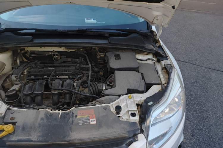 Used Ford Focus 2012 Hatchback 1.6L Automatic Comfort Model Engine Bay Left