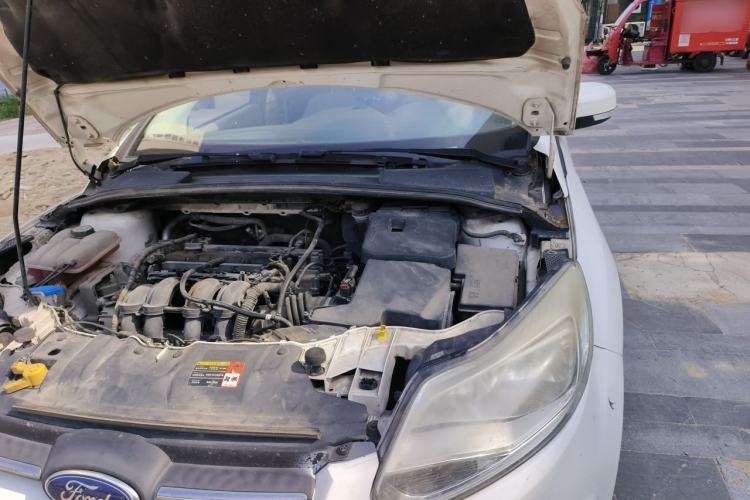 Used Ford Focus 2012 Sedan 1.6L Manual Comfort Model Engine Bay Left
