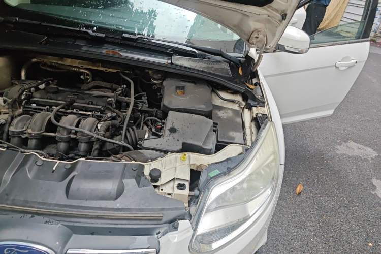 Used Ford Focus 2012 Sedan 1.6L Automatic Fashion Edition Engine Bay Left
