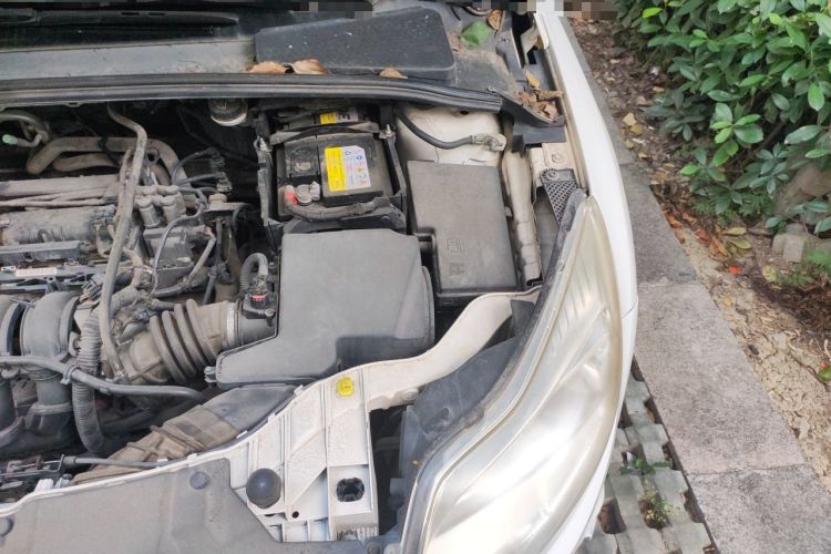 Used Ford Focus 2012 Sedan 1.6L Automatic Fashion Edition Engine Bay Left