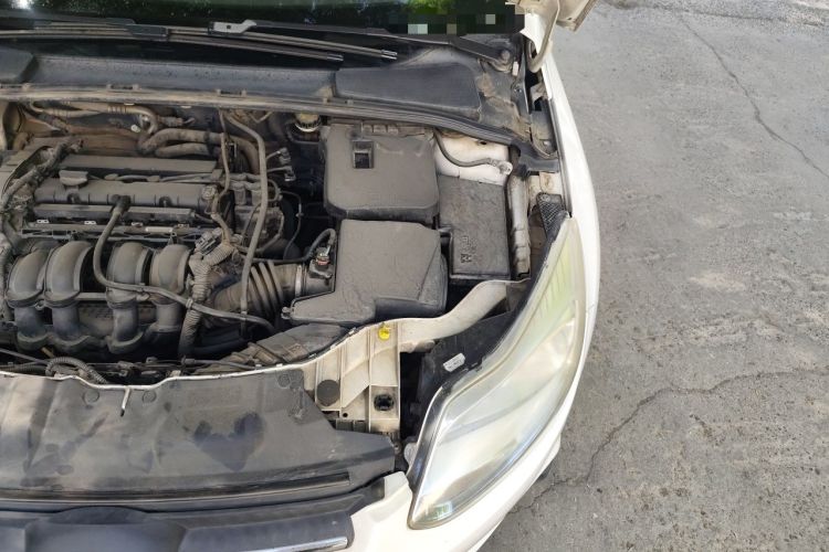 Used Ford Focus 2012 Sedan 1.6L Manual Comfort Model Engine Bay Left