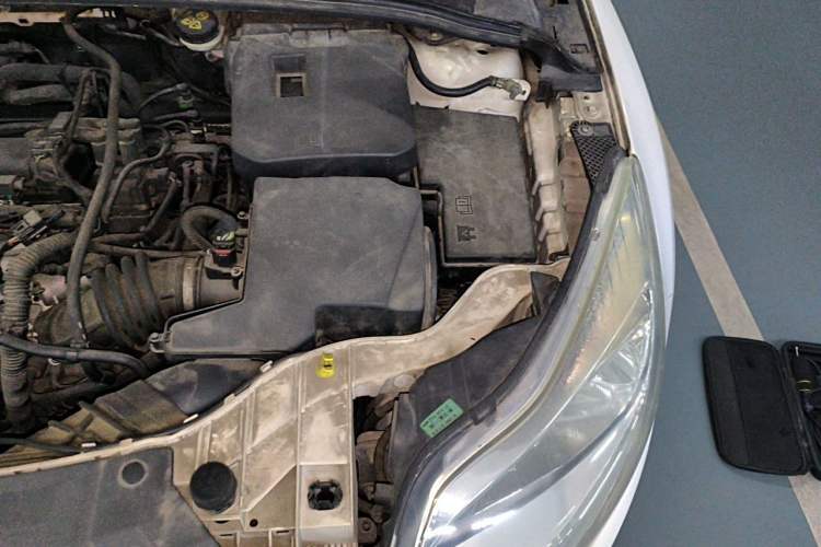 Used Ford Focus 2012 Hatchback 1.6L Automatic Fashion Edition Engine Bay Left