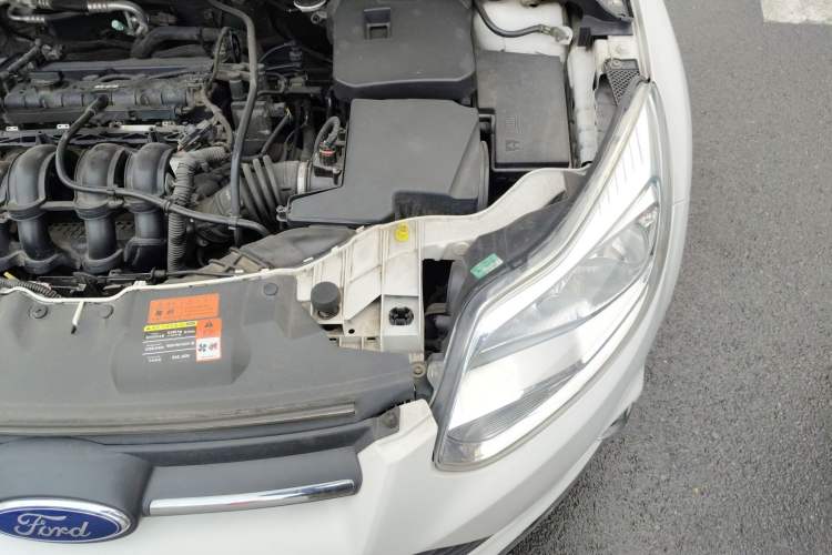 Used Ford Focus 2012 Sedan 1.6L Automatic Fashion Edition Engine Bay Left