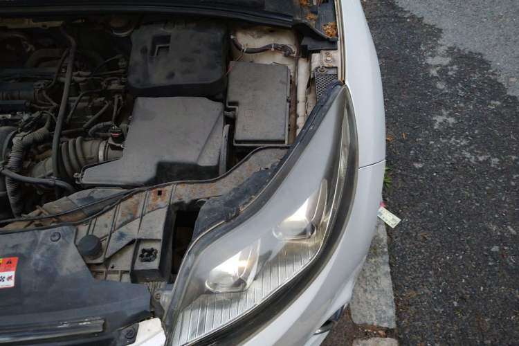 Used Ford Focus 2012 Hatchback 1.6L Automatic Fashion Edition Engine Bay Left