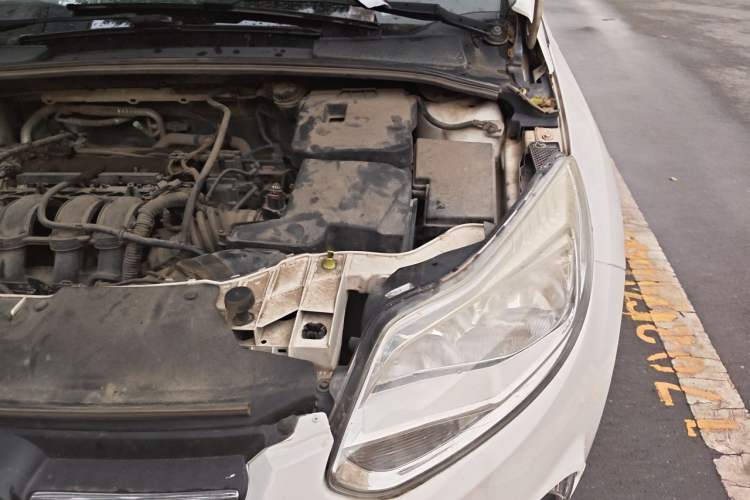 Used Ford Focus 2012 Sedan 1.6L Automatic Fashion Edition Engine Bay Left