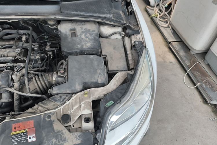 Used Ford Focus 2012 Sedan 1.6L Automatic Fashion Edition Engine Bay Left