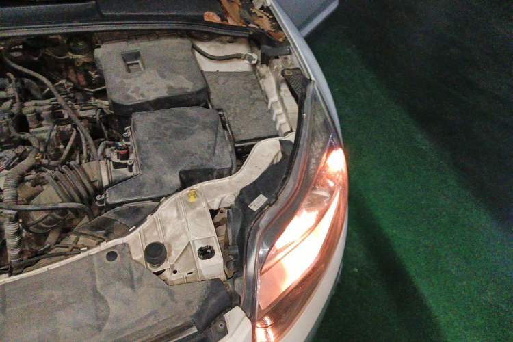 Used Ford Focus 2012 Sedan 1.6L Automatic Fashion Edition Engine Bay Left