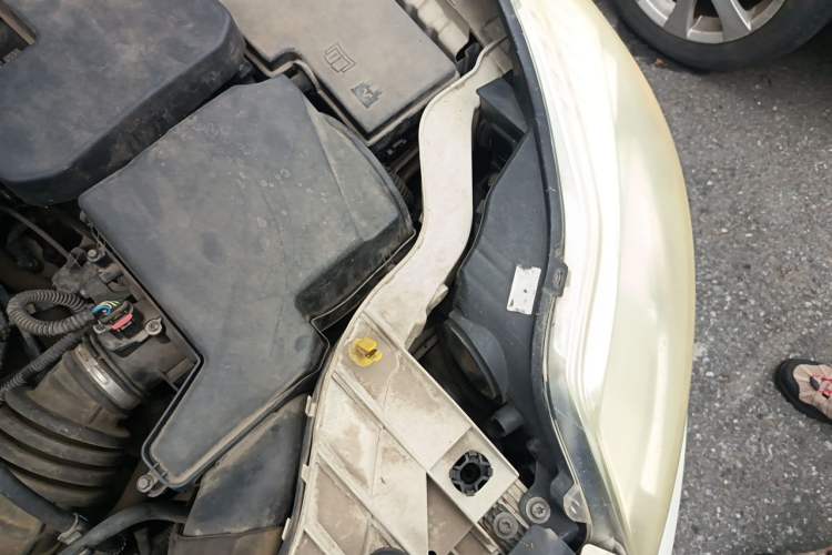 Used Ford Focus 2012 Hatchback 1.6L Automatic Fashion Edition Engine Bay Left